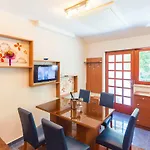 Niki Apartment